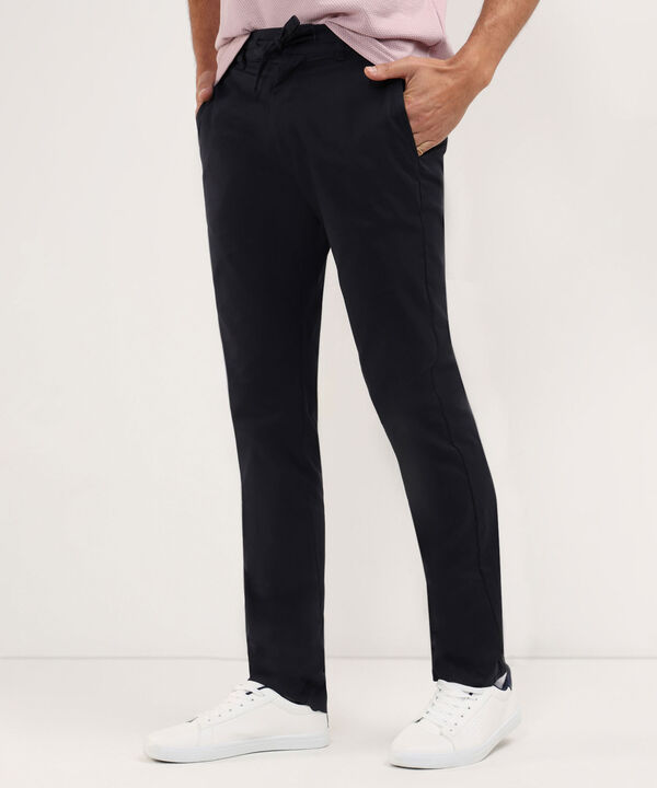 Pantalon Chino Unicolor Con Cordón image number null
