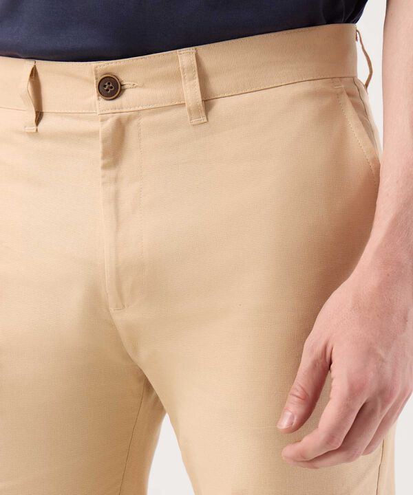 Pantalón Con Dieño Clásico Y Versátil  image number null