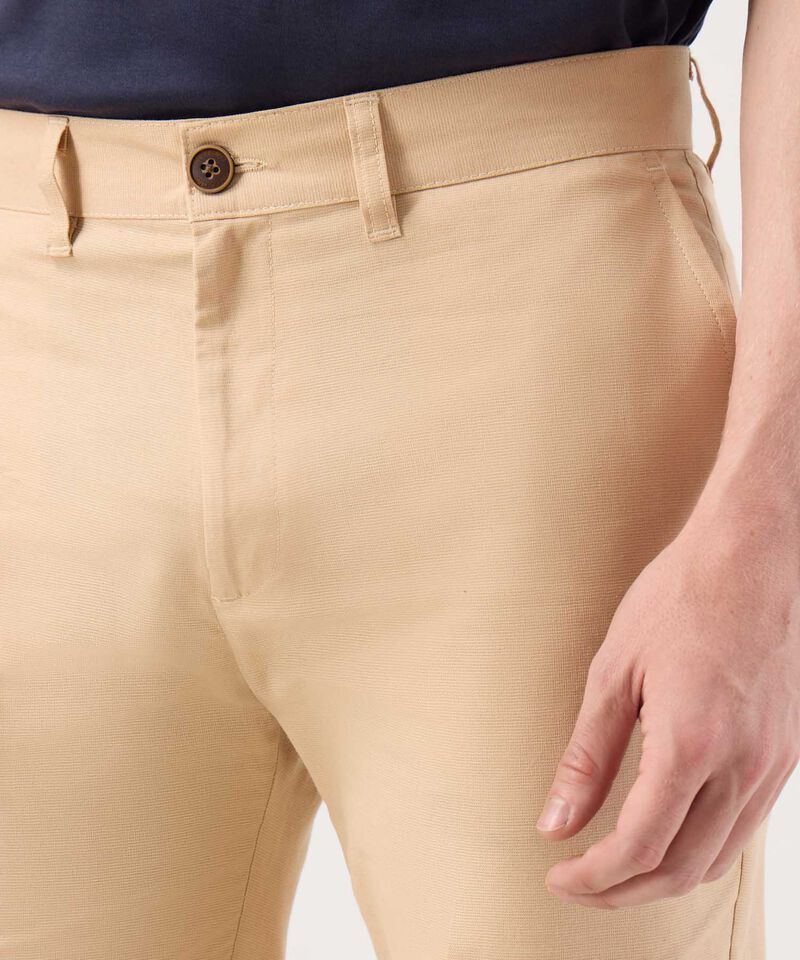 Pantalón Con Dieño Clásico Y Versátil 