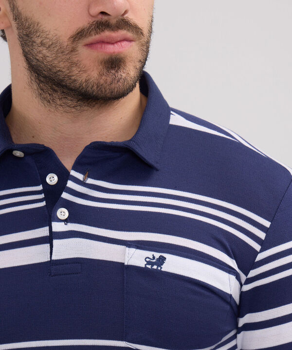 Polo Estampada Cuello Y Puños Tejidos Con Bolsillo