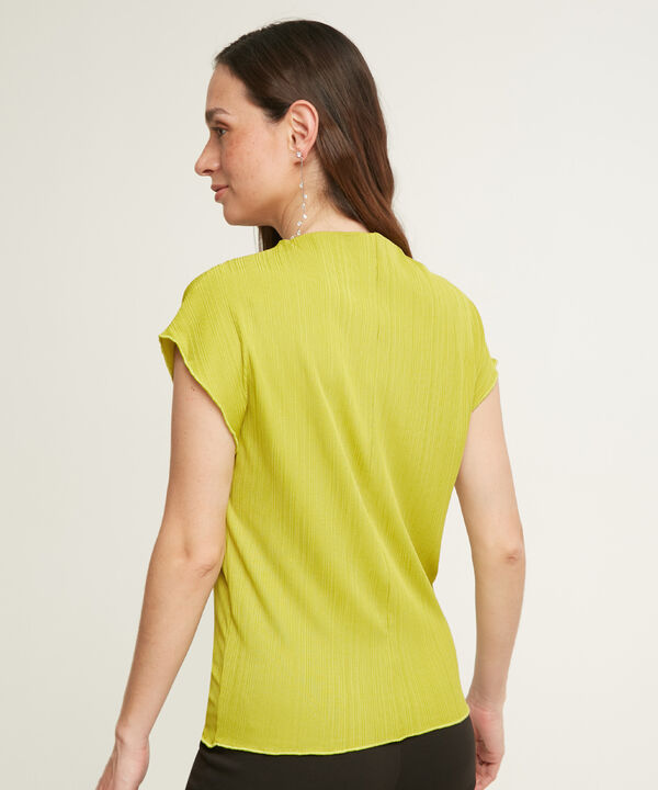 Camiseta Unicolor Textura, Manga Sisa, Cuello Semialto, Tropico Floral