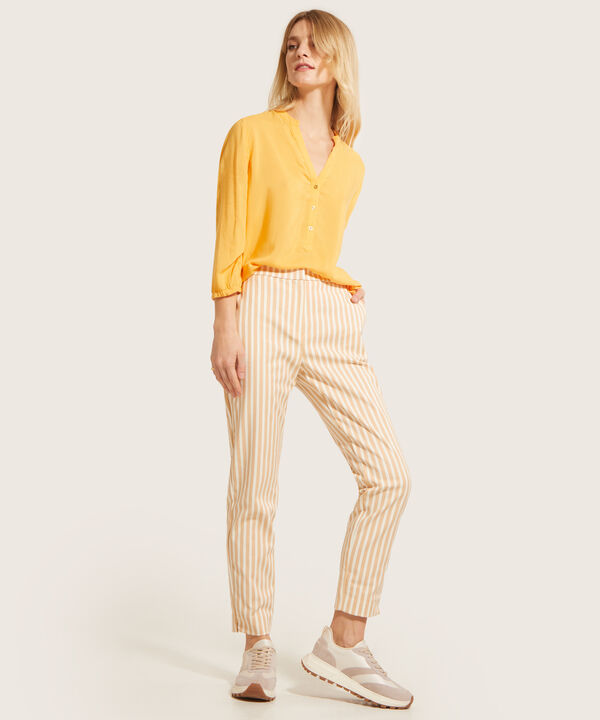 Pantalón Clásico Estampado Con Elástico En Posterior