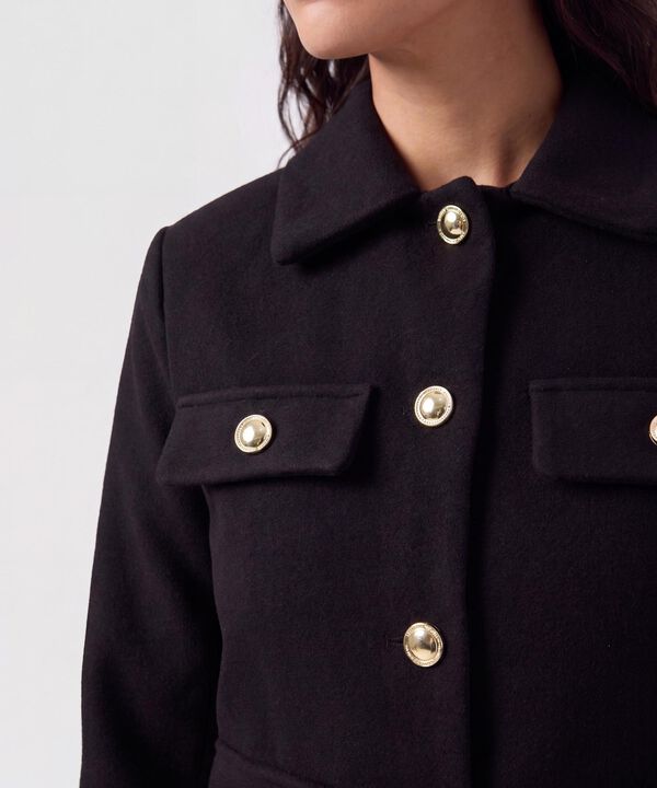 Chaqueta Corta Con Botones Dorados Para Mujer