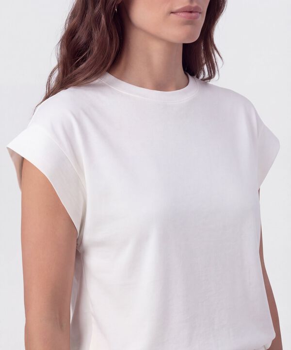 Camiseta Manga Corta Con Doblez Para Mujer