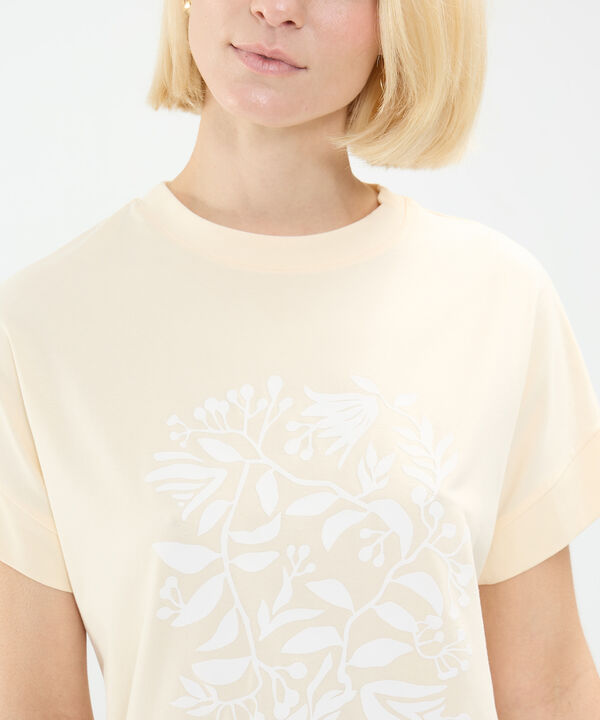 Camiseta Estampado en Relieve image number null