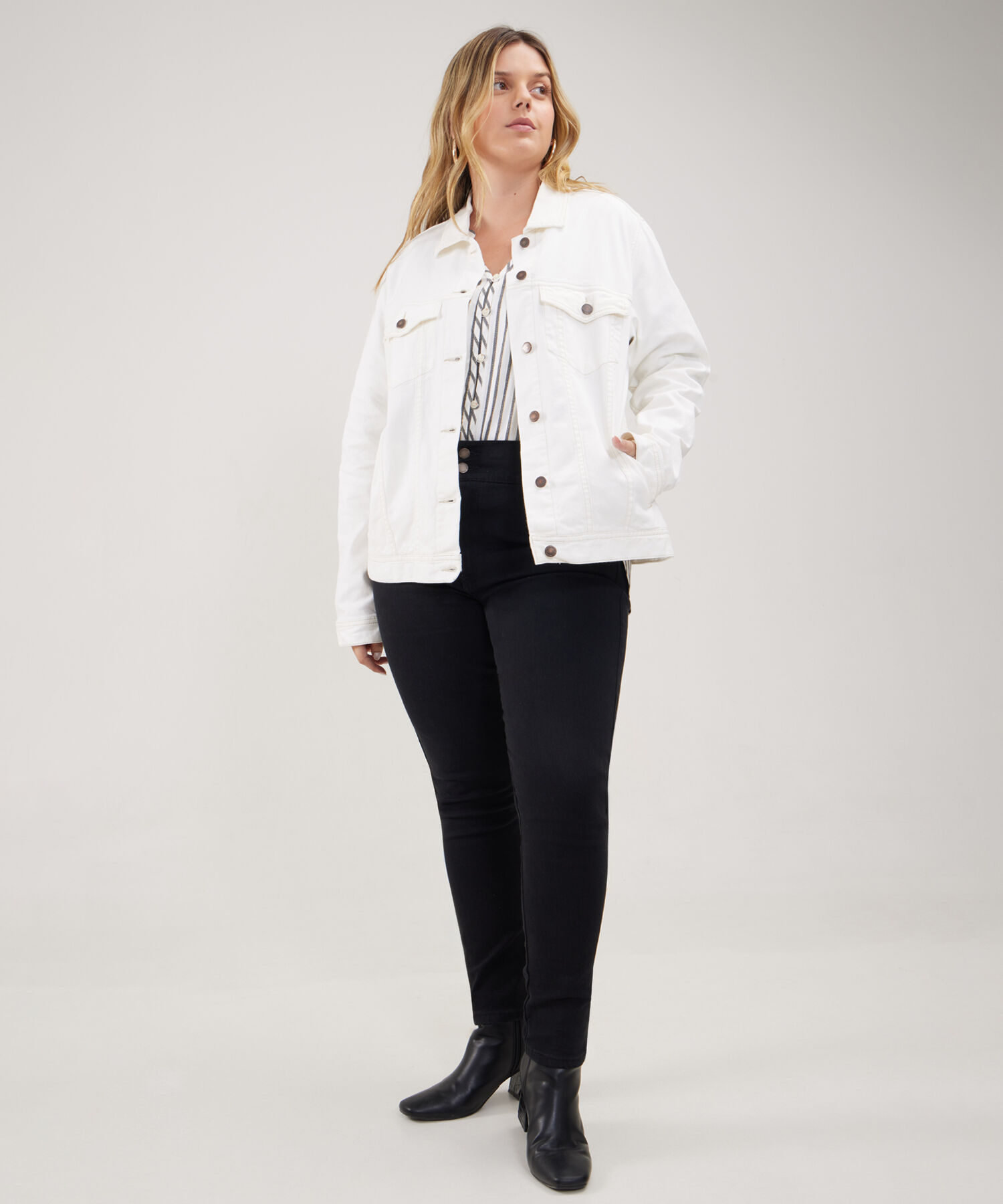 Chaqueta Clásica Tono Off Whitte