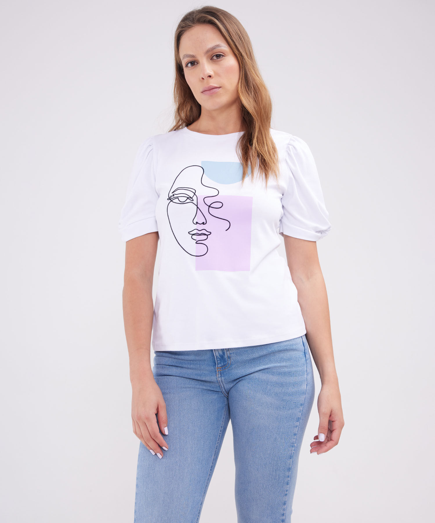 Camiseta Escote Redondo Con Detalle