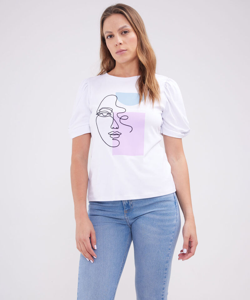 Camiseta Escote Redondo Con Detalle