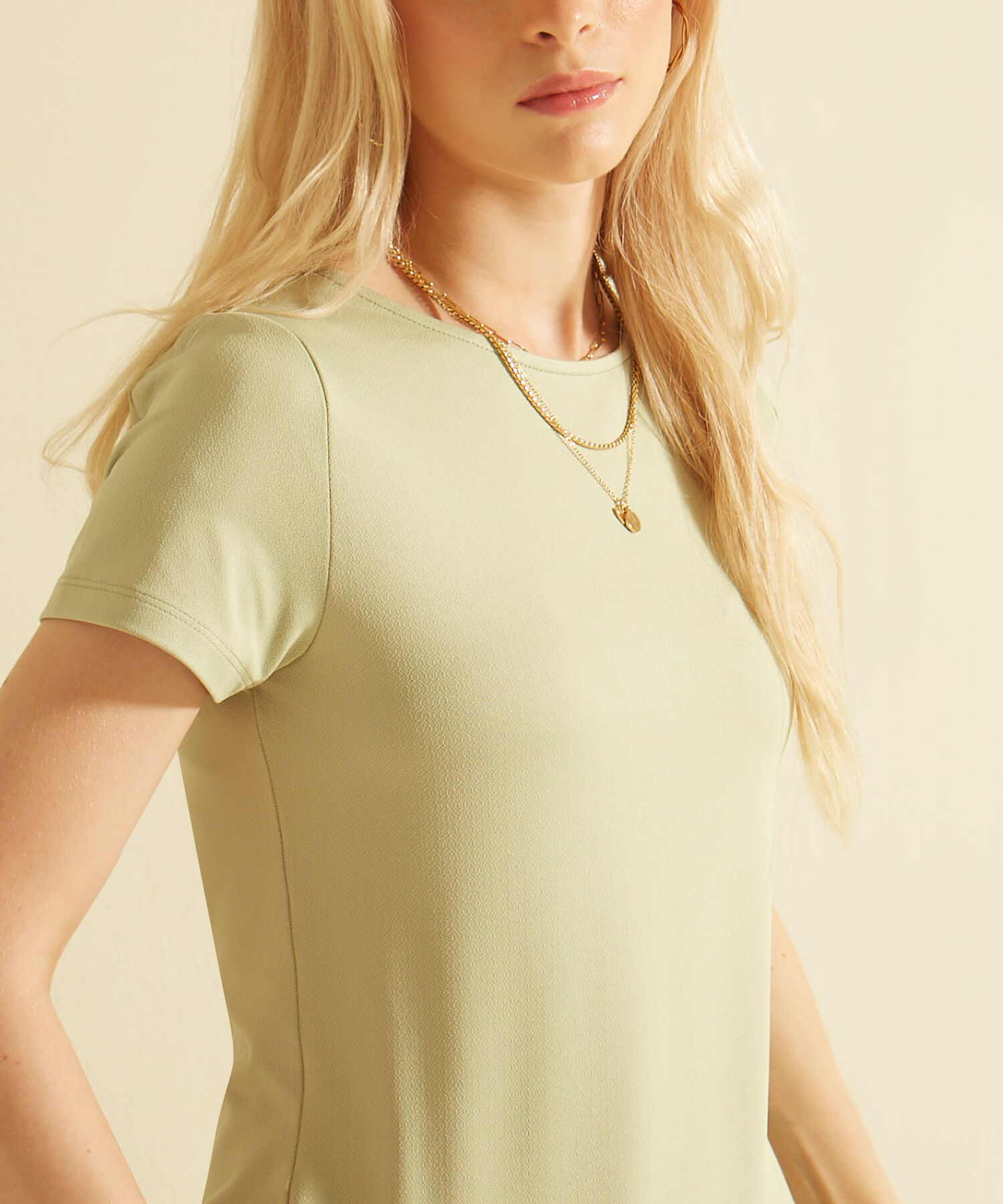 Camiseta Manga Corta Cuello Redondo Unicolor
