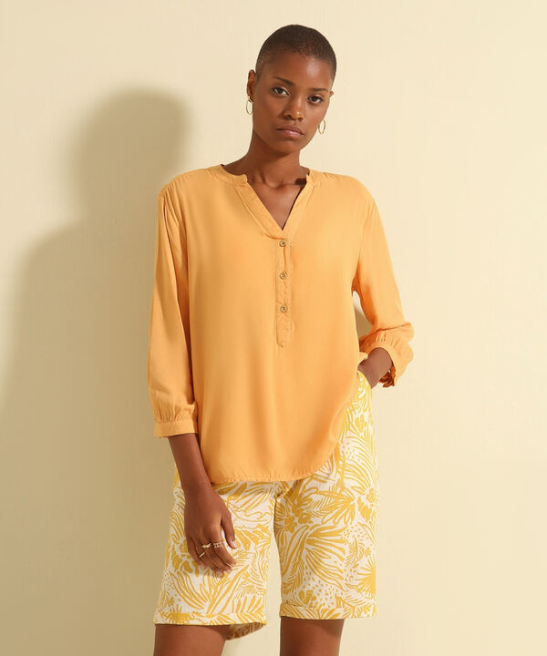 Blusa Manga 3/4 Unicolor Con Botones En Frente Monoproducto image number null