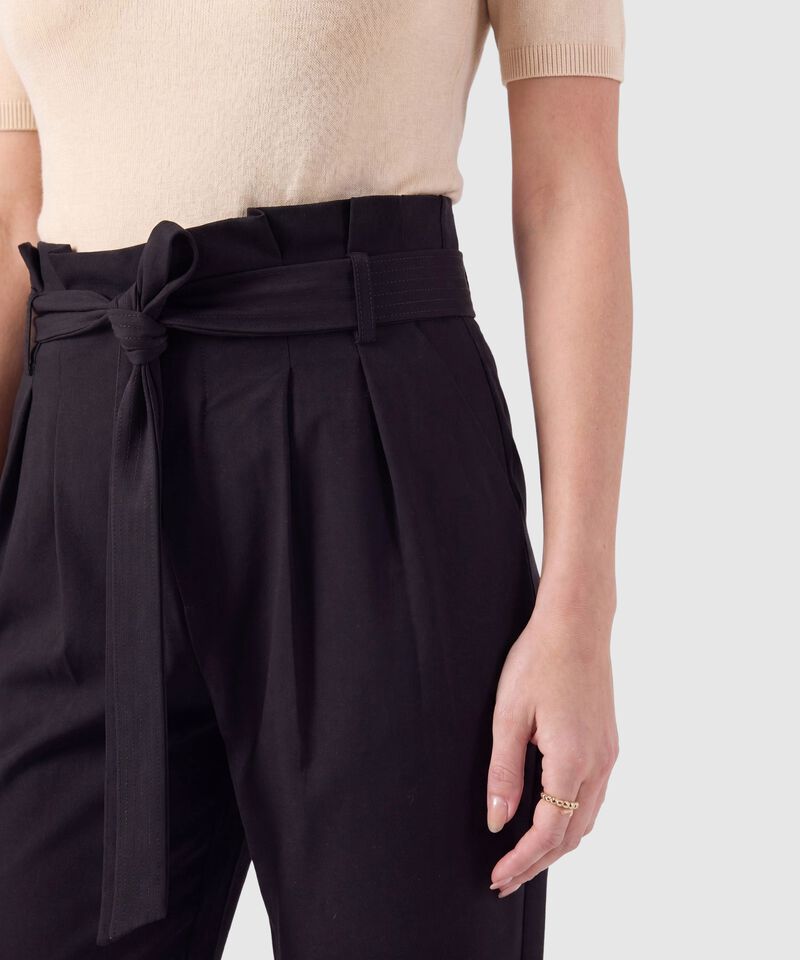 Pantal&oacute;n De Tiro Alto Con Cintur&oacute;n De Amarre Mujer