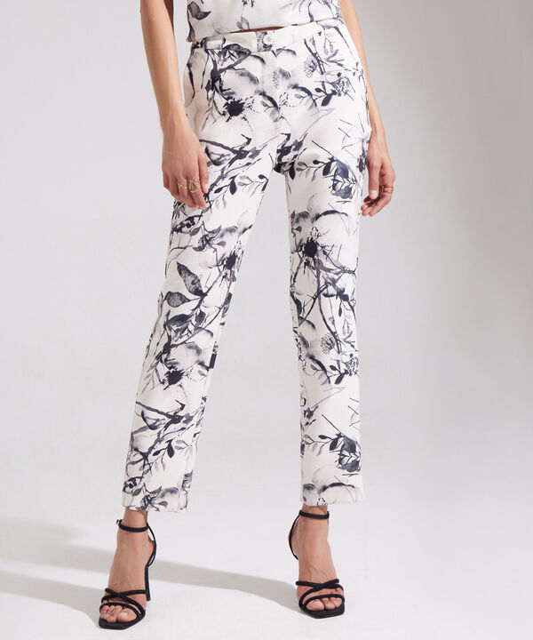 Pantalón Clásico Estampado image number null