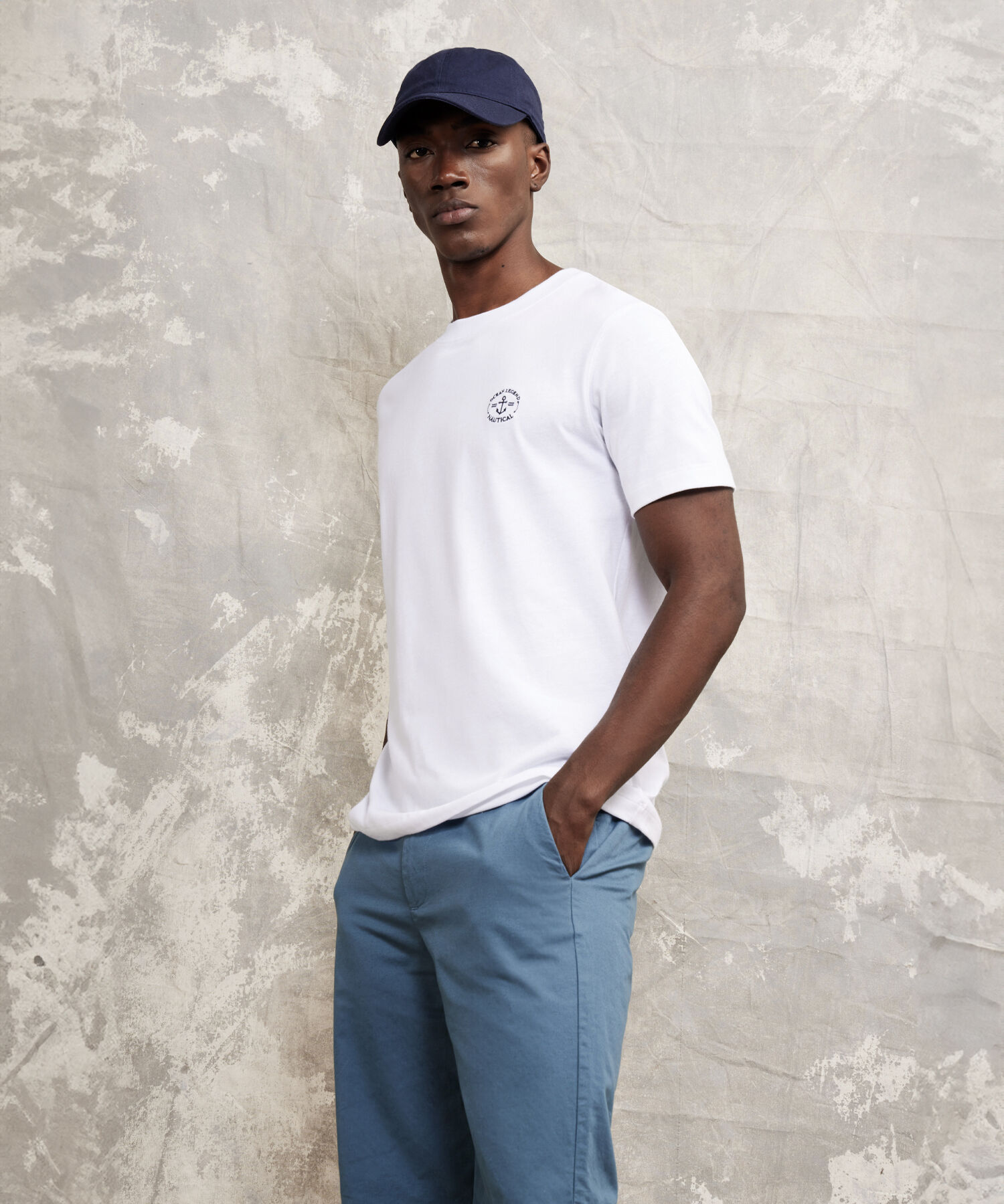Camiseta Con Bordado Manga Corta
