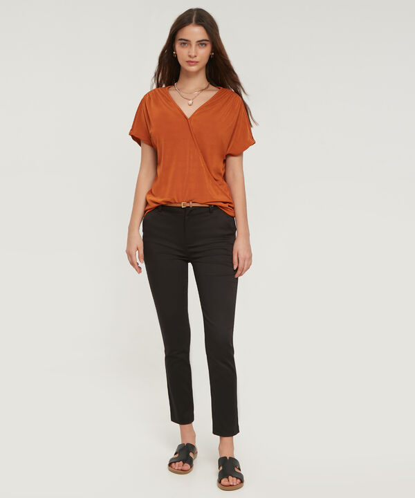 Pantalon Basico Bolsillos Diagonal image number null