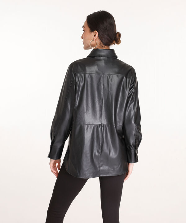 Chaqueta Manga Larga Con Broches Y Cuello Tipo Camisero