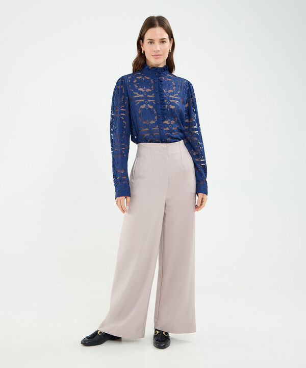 Blusa en encaje unicolor con boleros para mujer image number null