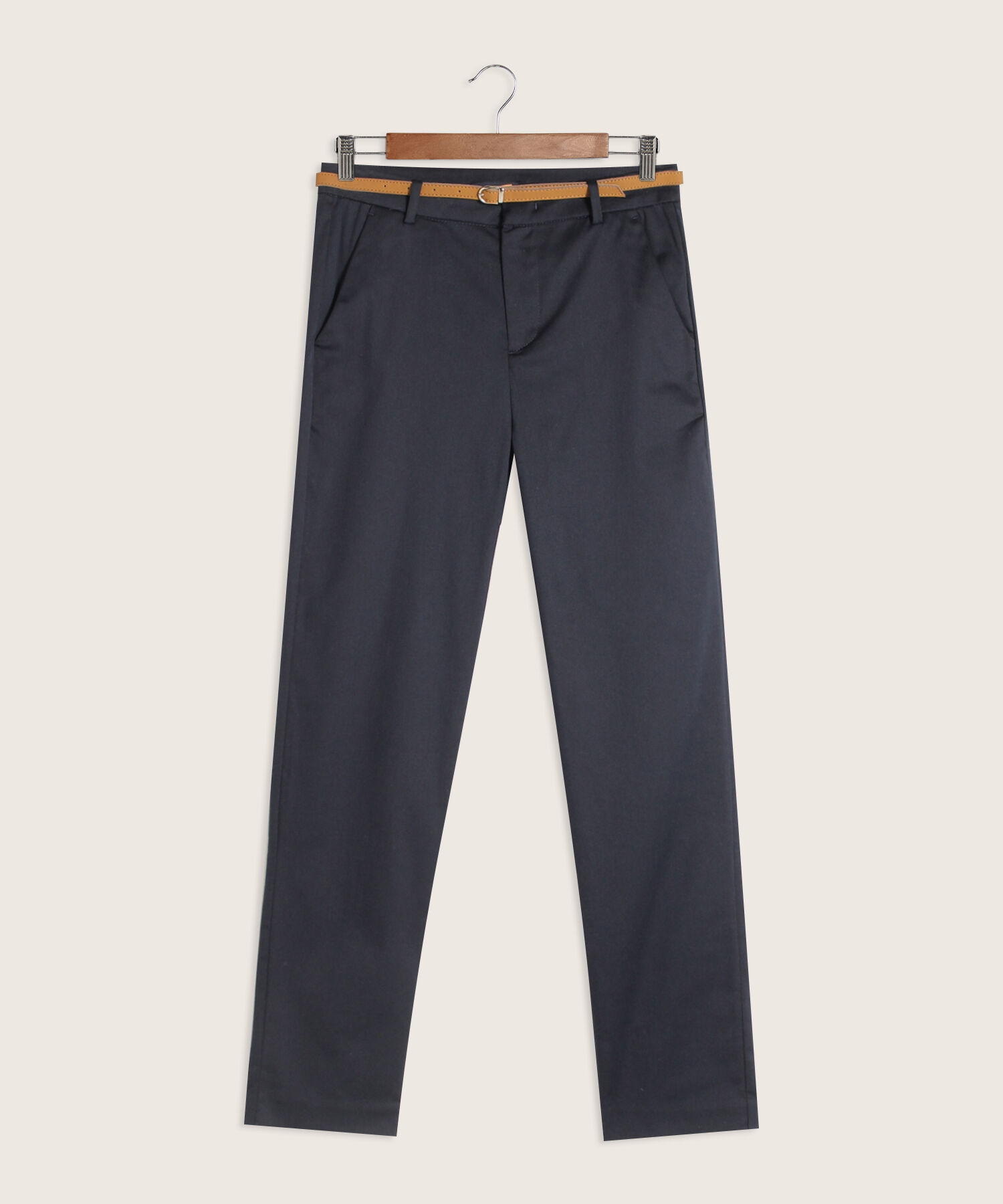 Pantalon Básico Bolsillo Diagonal Bota Entubada Unicolor
