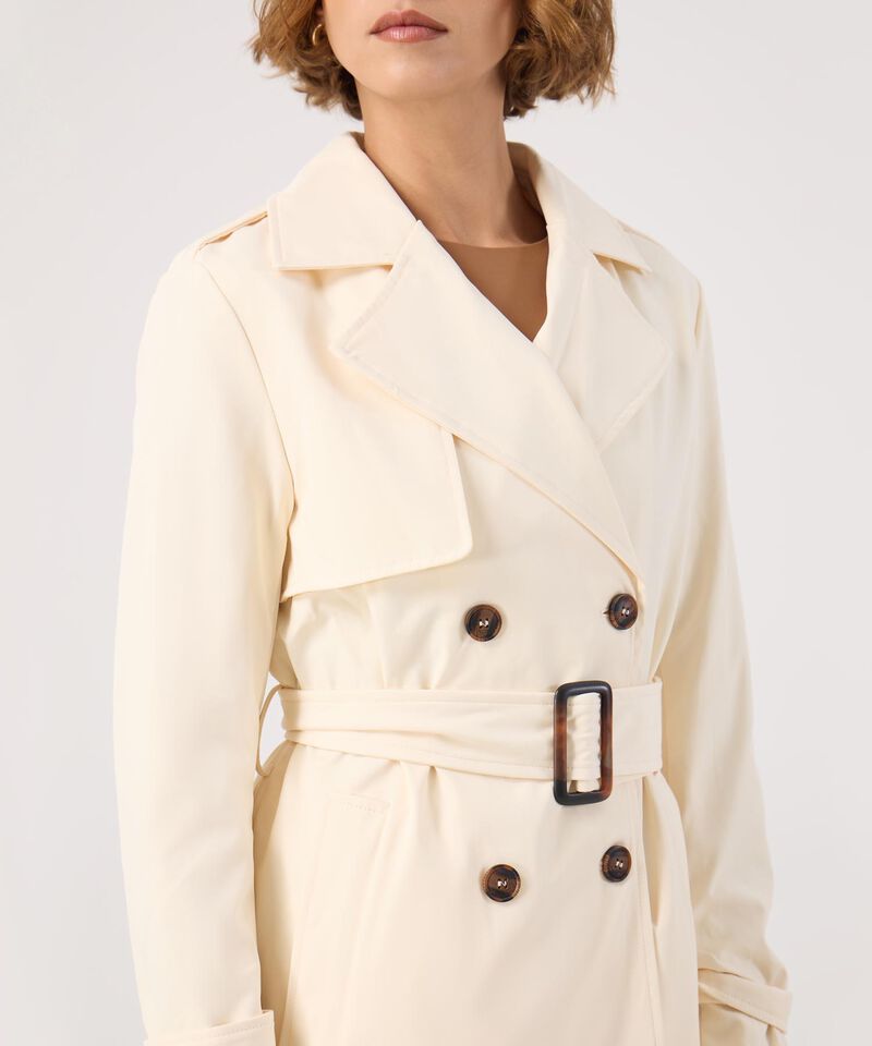 Chaqueta unicolor con cinturon 