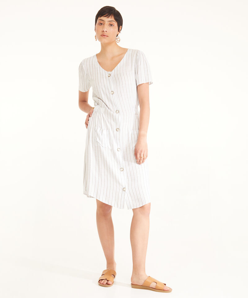 Vestido Preteñido, Cuello V, Manga Corta Con Bolsillos De Parche, Botonadura Y Elástico En Cintura, Mimosa Línea Moda