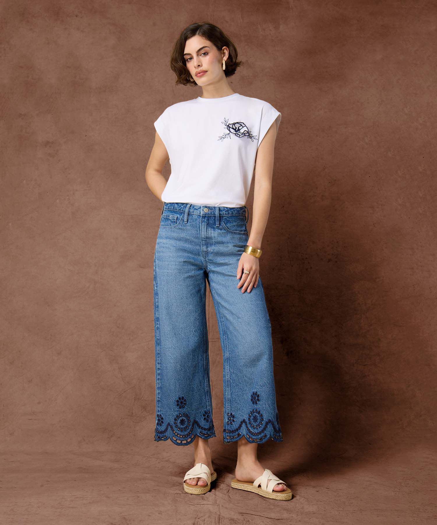 Jean con Bota Amplia y Bordado Para Mujer