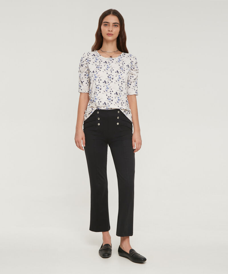 Leggins Unicolor Tiro Alto Con Broches Decorativos, Vena En Centro Frente Y Costado Superior, Trópico Floral