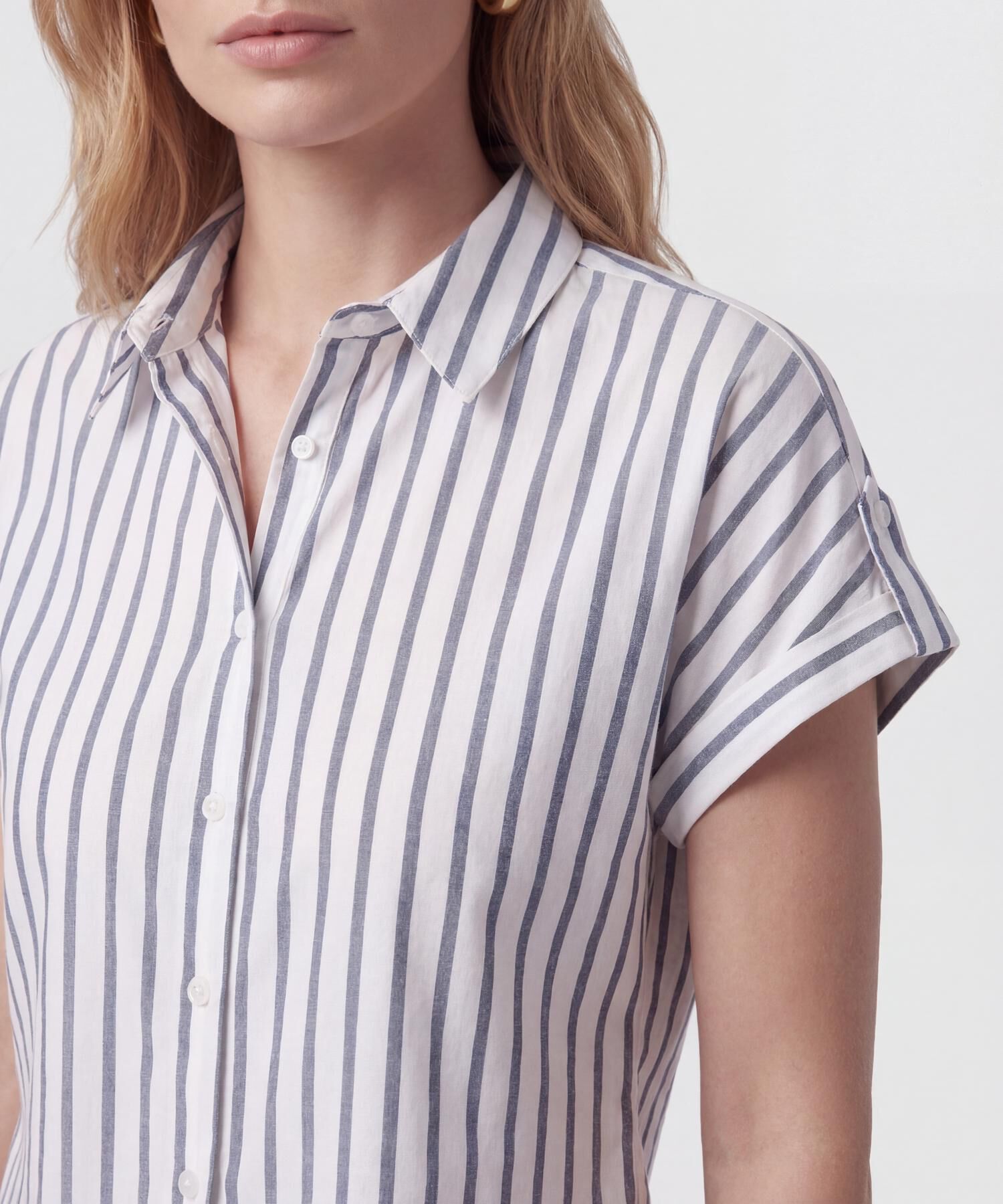 Camisa Manga Corta Con Doblez Para Mujer