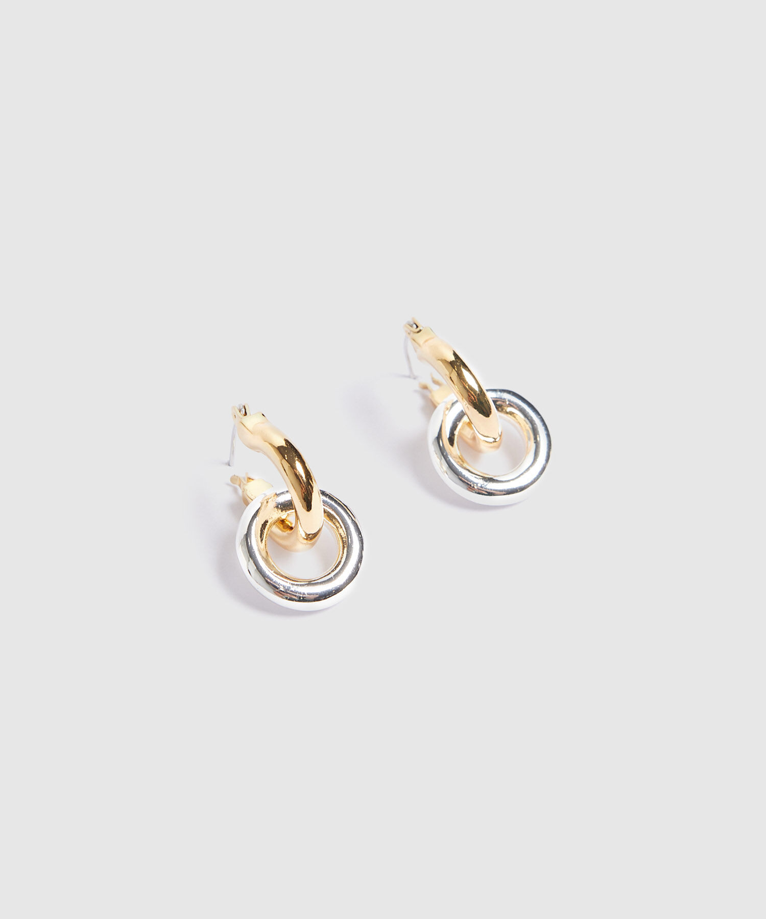 Aretes circulares para mujer