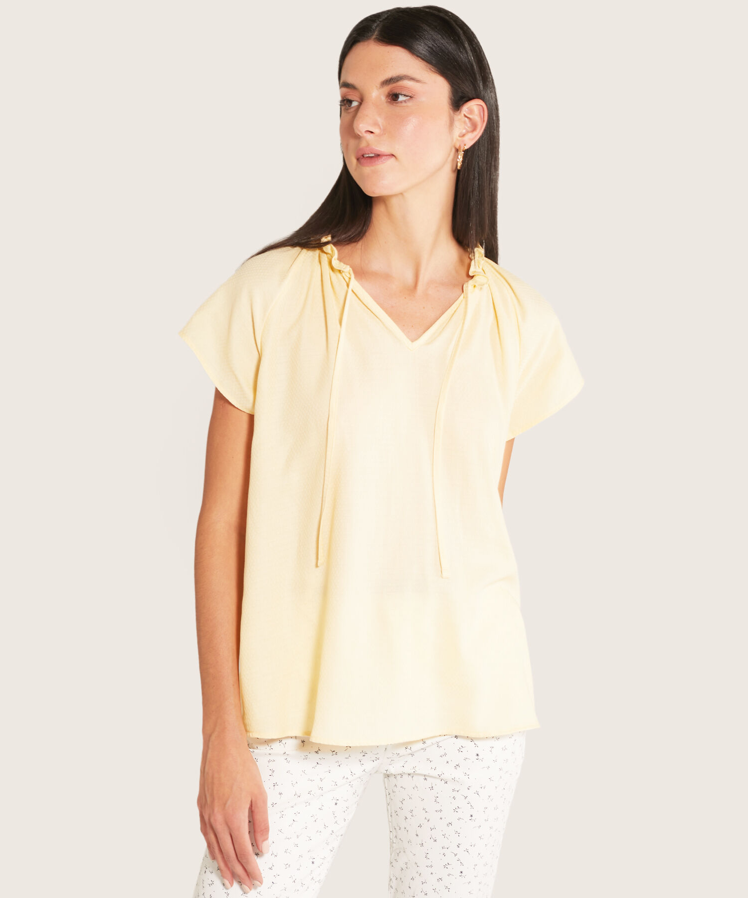 Blusa Manga Corta Con Ruche En Cuello