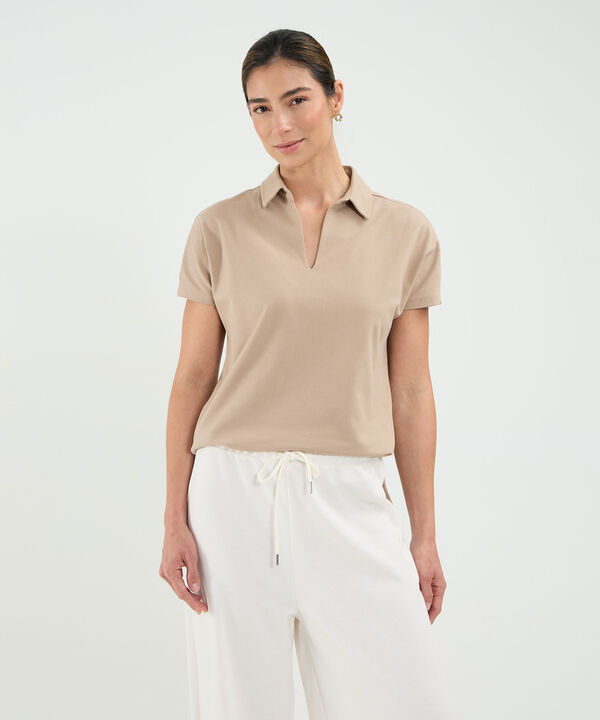 Polo Escote en V image number null