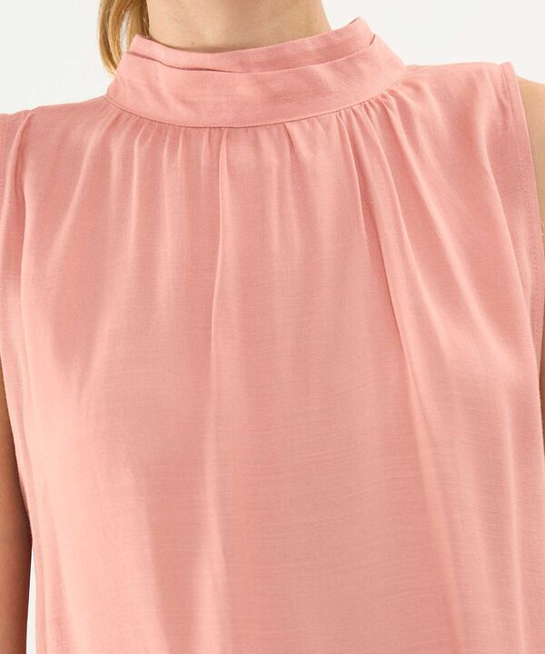 Blusa Cuello Alto image number null