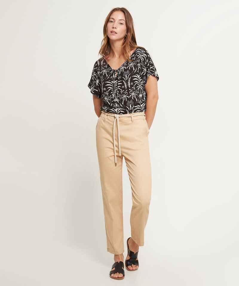 Pantalón Clásico Con Cinturón En Tejido