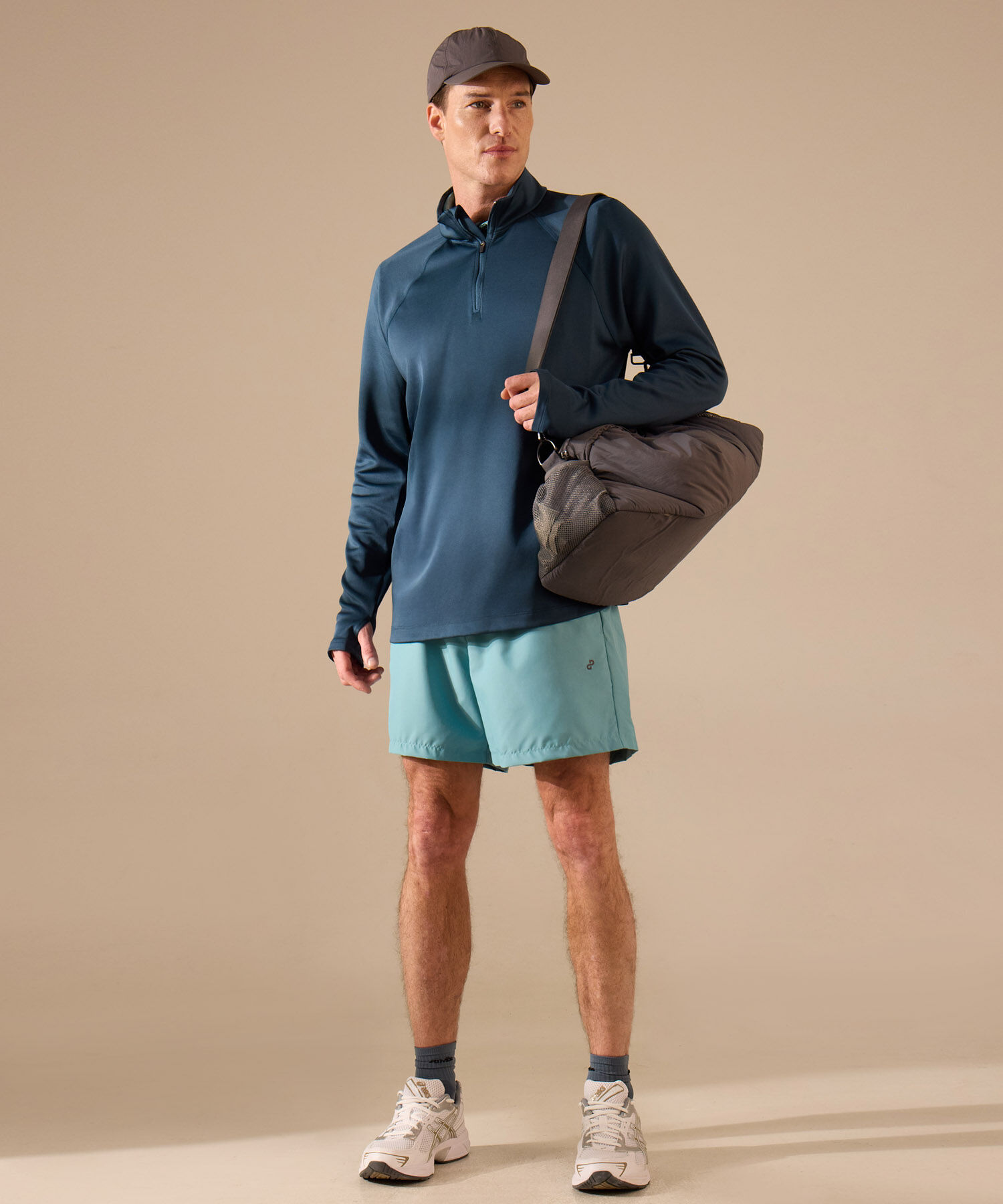 Buzo Unicolor Cuello Alto 