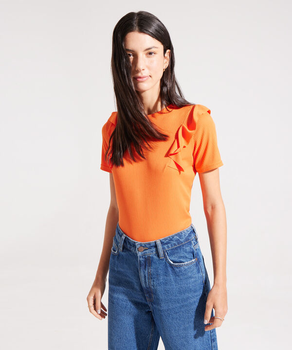 Camiseta Texturizada con Arandelas