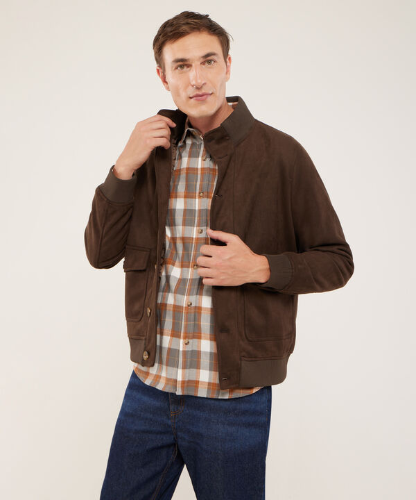 Chaqueta En Suede Manga Larga Cuello Alto Combinación Rib Botones En Frente