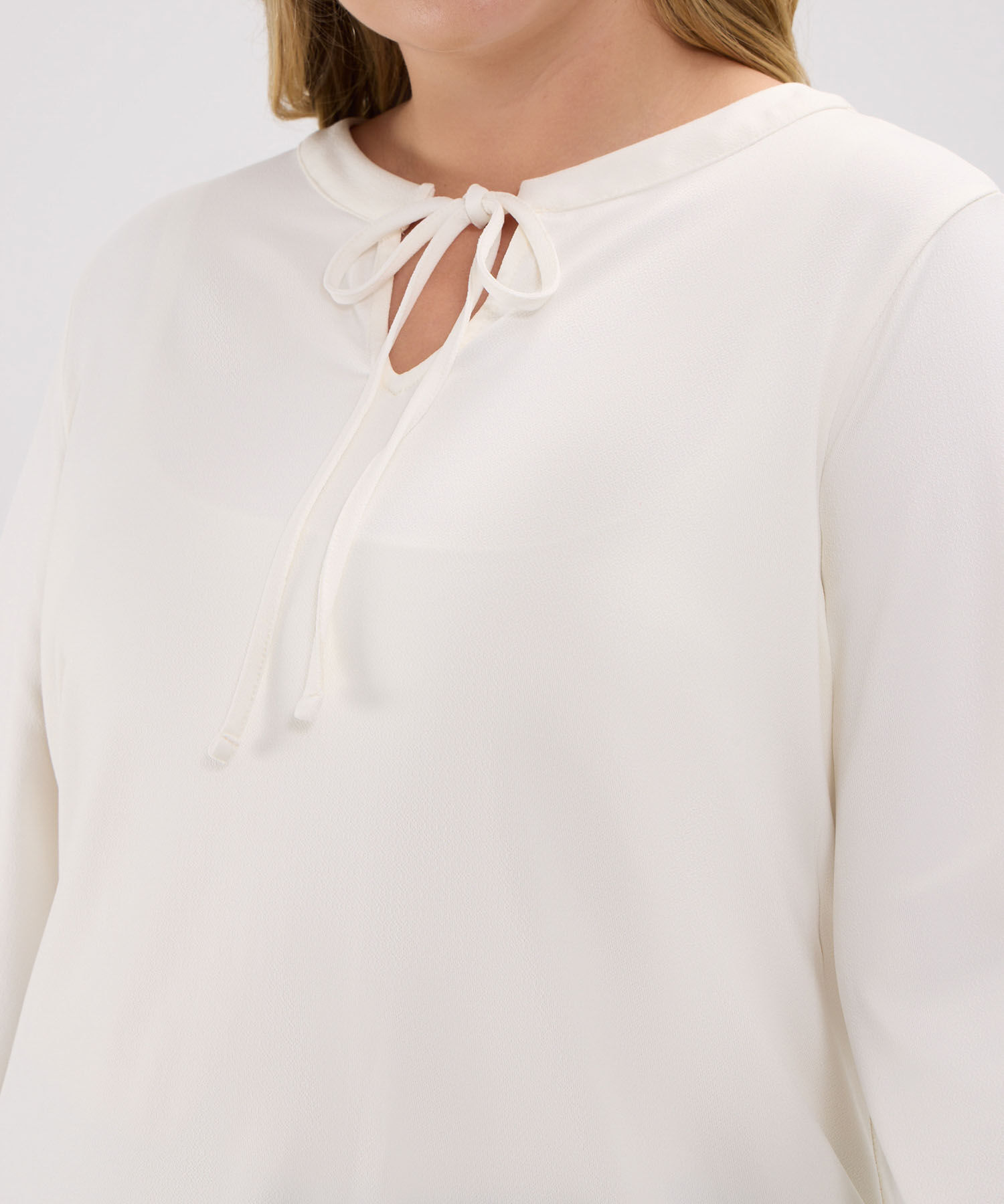 Camiseta Unicolor Cuello Neru Manga 3/4 Con Anudado