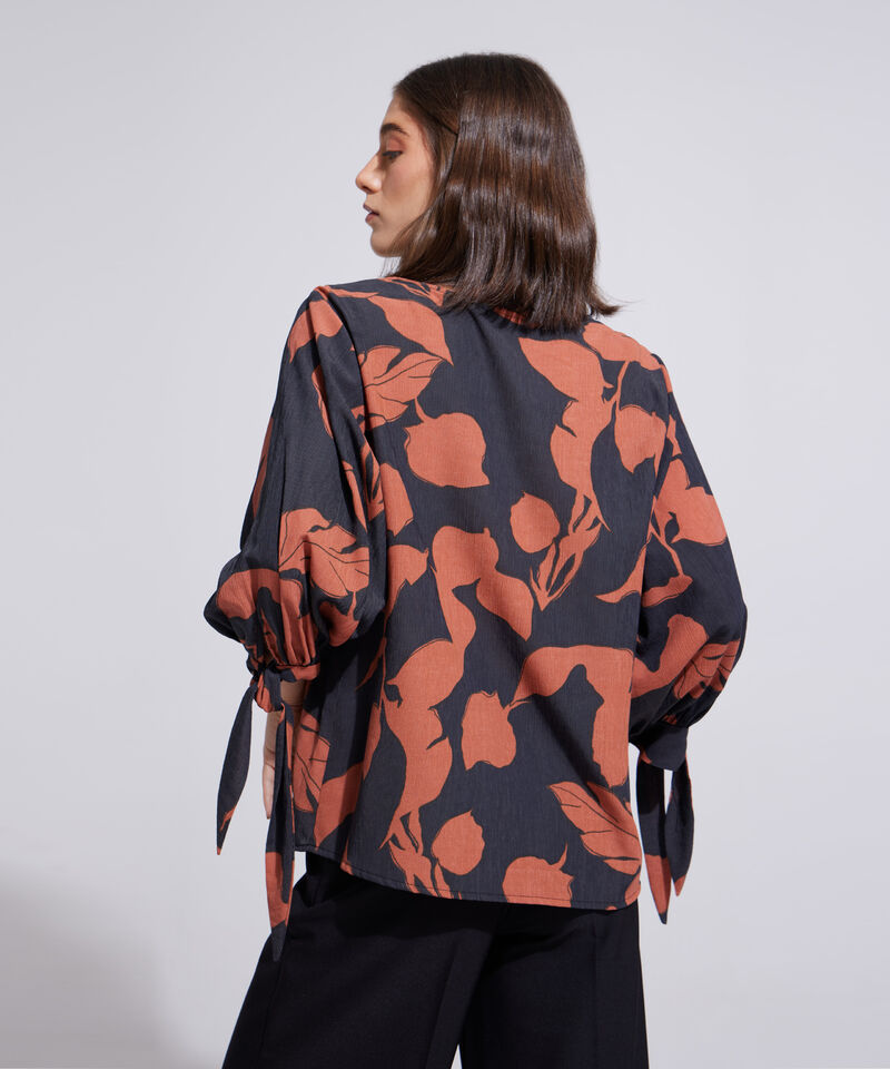 Blusa Manga ¾ Con Estampado De Hojas