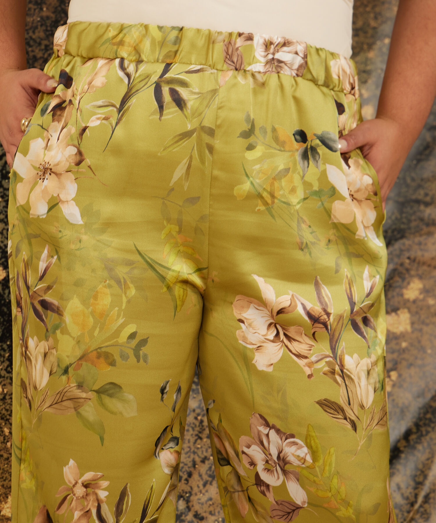 Pantalón Fluido Con Pretina Encauchada