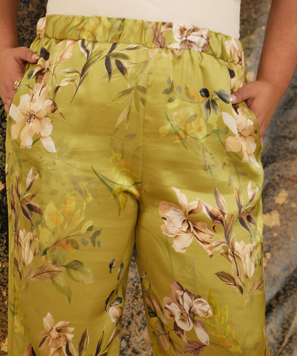 Pantalón Fluido Con Pretina Encauchada image number null