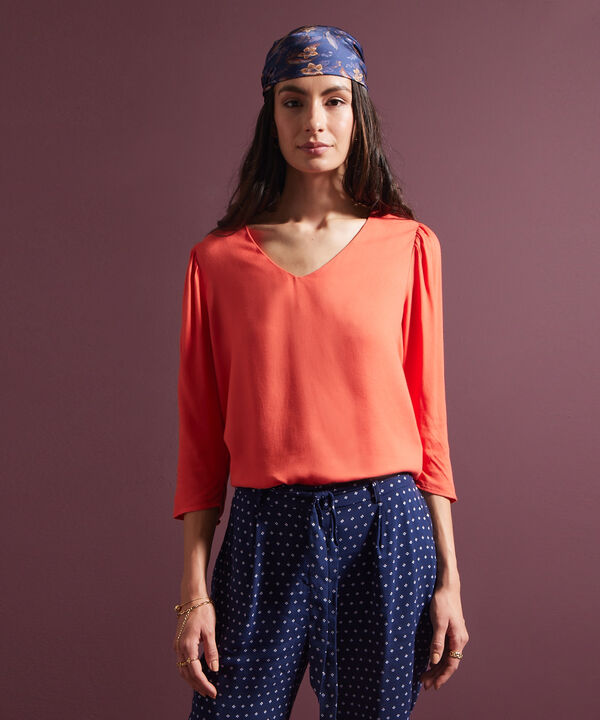 Blusa Manga 3/4 Unicolor Con Botones Forrados En Manga image number null