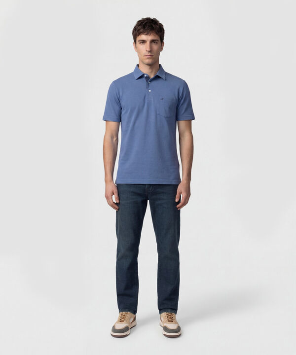 Polo Unicolor, Cuello Duro Con Bolsillo Y Silueta Regular Fit