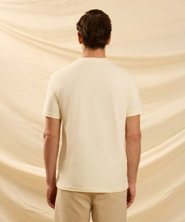 Camisera Con Bordado En Costado 