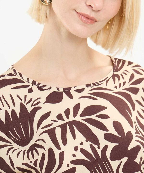 Blusa Estampado Botánico image number null