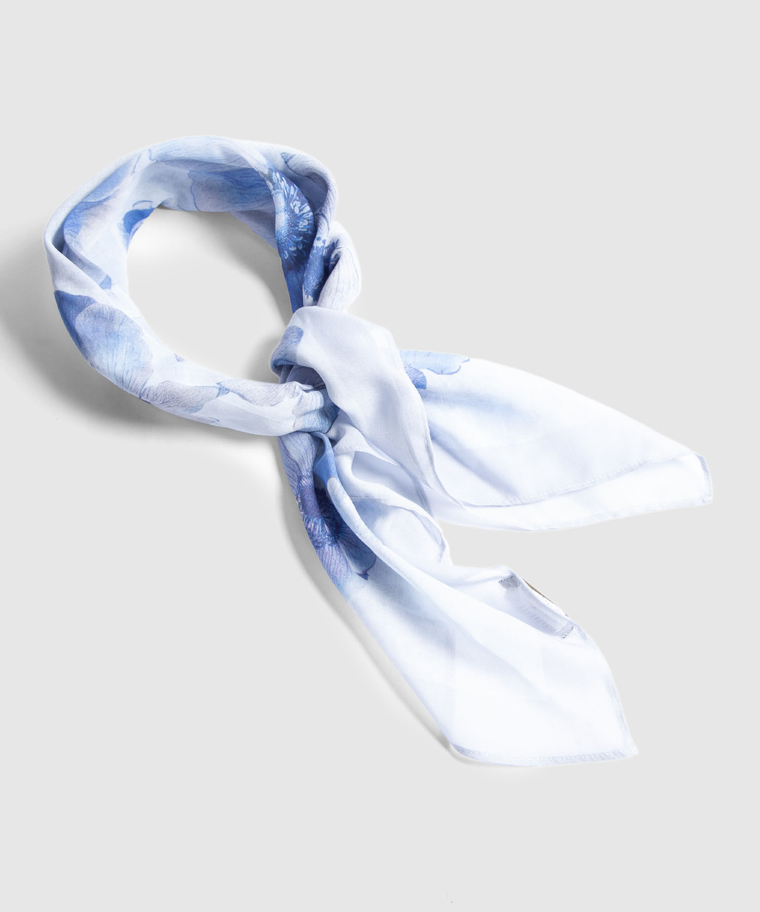 Pañoleta Satinada Estampado Floral