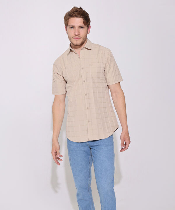 Camisa Unicolor Texturizada, Manga Corta Con Bolsillo Y Silueta Slim Fit image number null