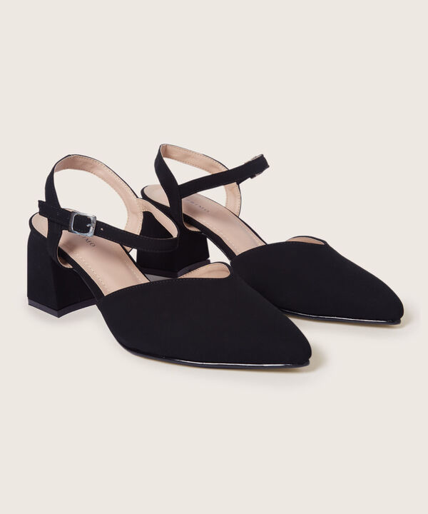 Tacones de punta con correa