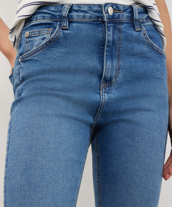 Jean Cropped Flare Tono Medio image number null