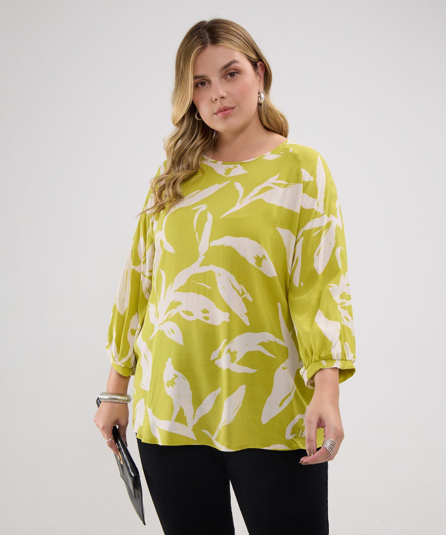 Blusa Estampada, Escote Redondo, Manga 3/4 Con Recogido En Puños