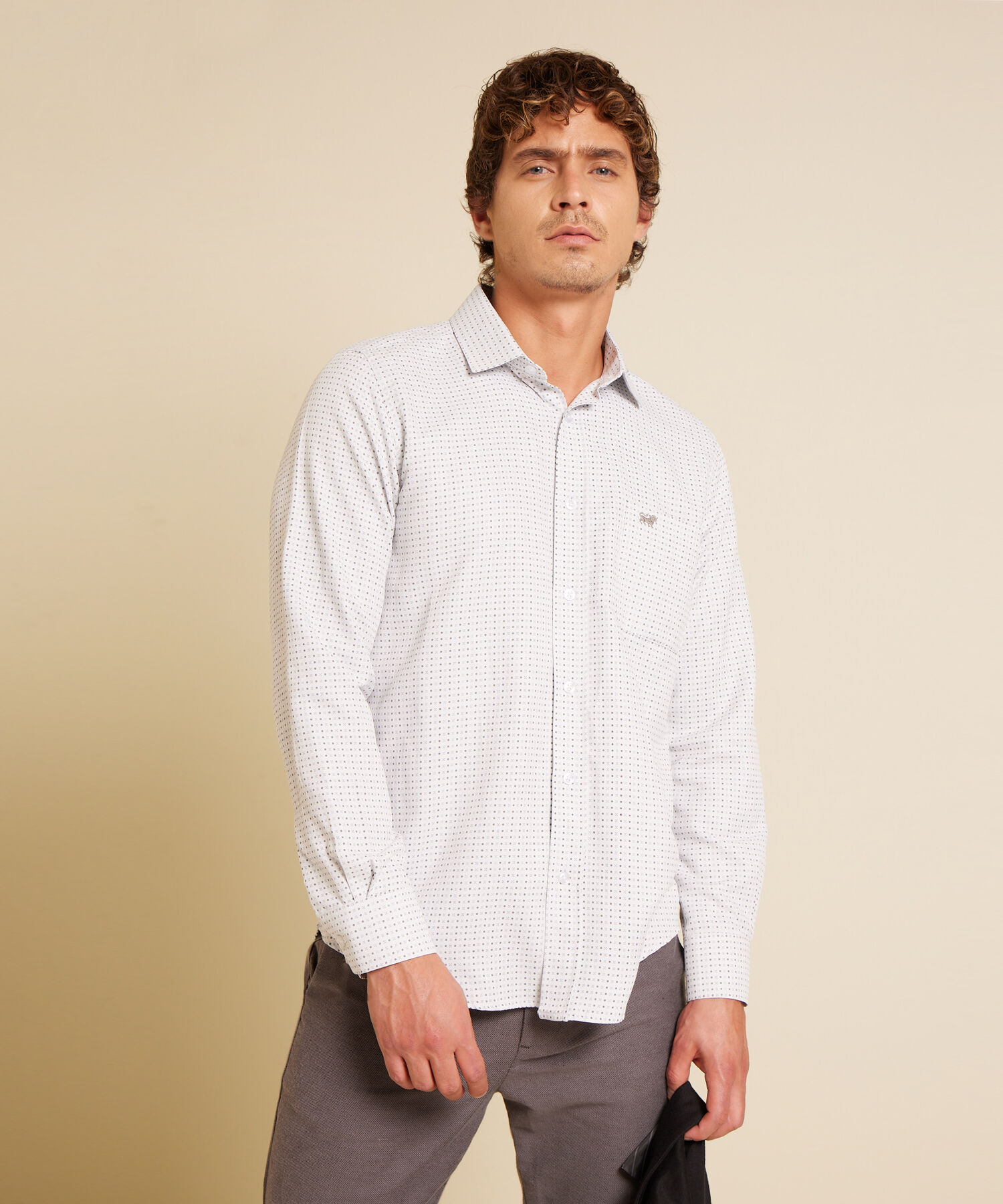 Camisa Estampada Manga Larga Con Bolsillo, Silueta Regular Fit