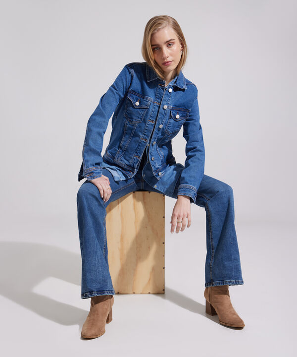 Jean Boot Cut Tono Medio
