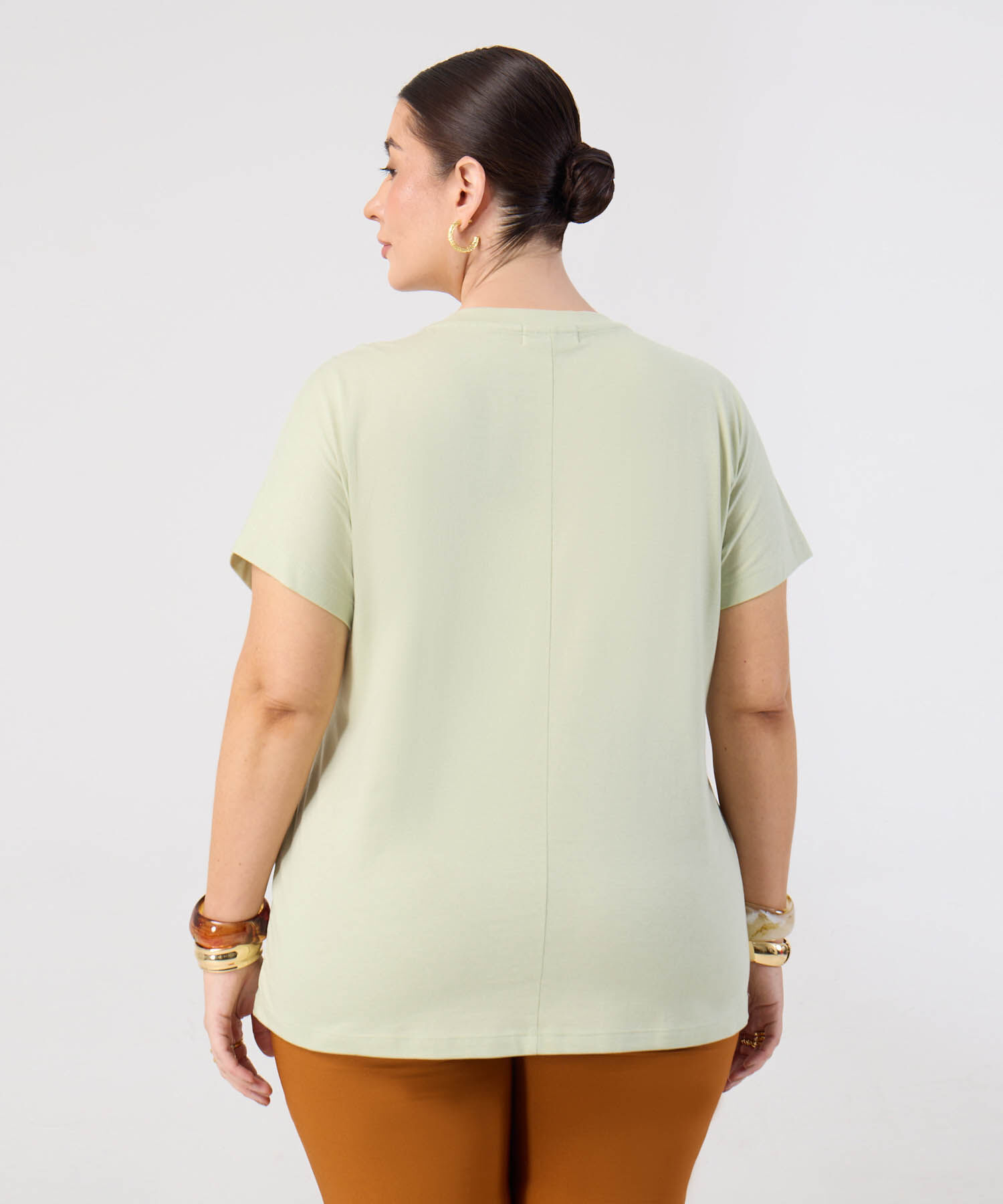 Camiseta Unicolor con Bordado Bot&aacute;nico para Mujer Curvy